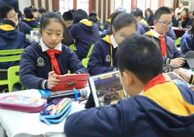 畅通普通教育与工作教育互融渠道为学生搭建多元化成长“立交