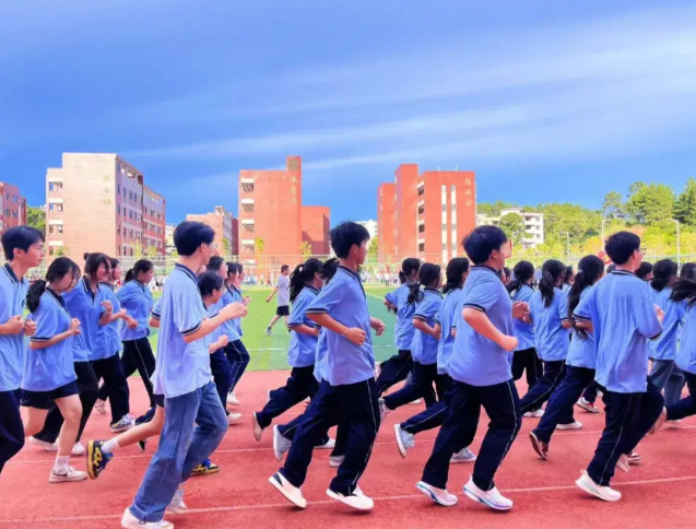 孩子们也从被动听讲转向自动探求成果但更重要的是学习状况的